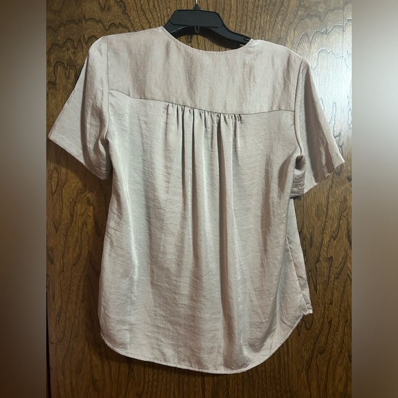 Ellen Tracey- light brown/tan blouse- size women’s M - Picture 2 of 2